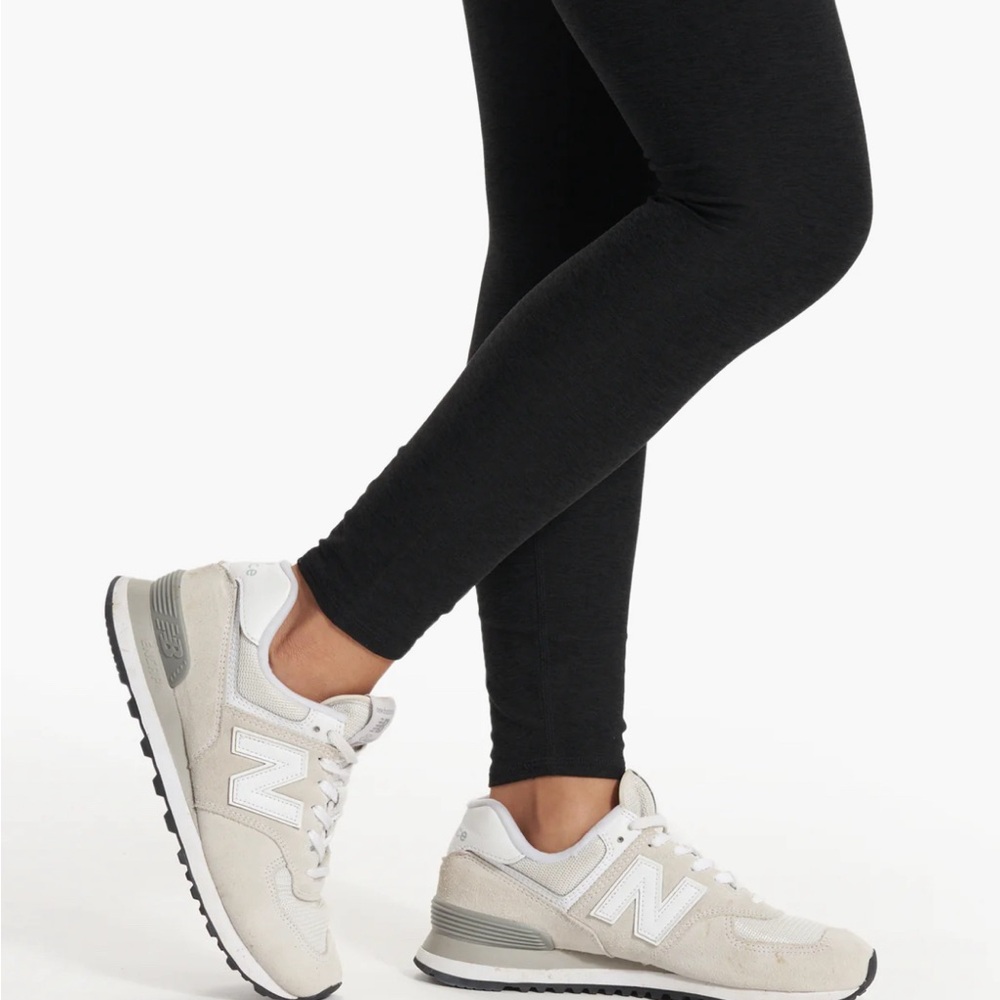 Vuori Clean Elevation Dreamknit in Black Heather